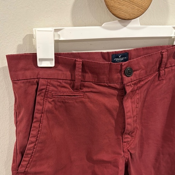 American Eagle Men's Chino Shorts Dark Raspberry Cargo Size 30 - Picture 3 of 5